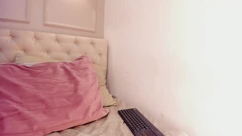 Riri Candy online show from February 19, 2025, 9:39 am