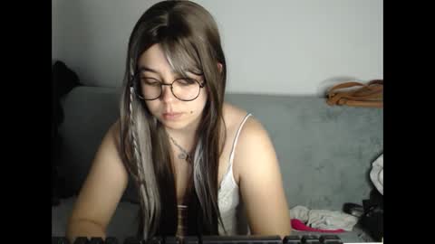 Snapshot of rivadeneira222 chatting on September 28, 2025, 3:45 am PeachSalinger online show from September 28, 2025, 3:45 am