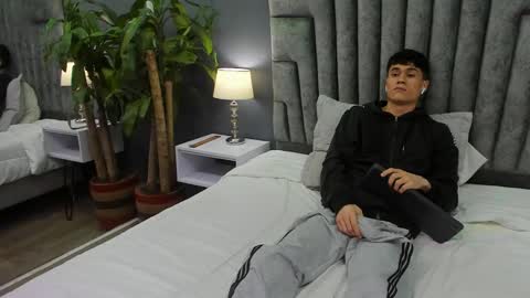 Roan Birkin online show from February 17, 2025, 10:36 pm