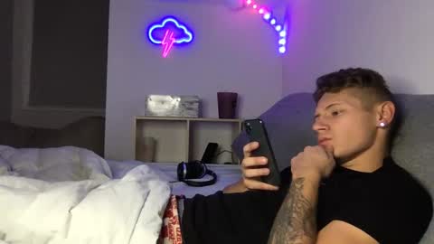 RoastingCorn online show from January 5, 2025, 9:59 am