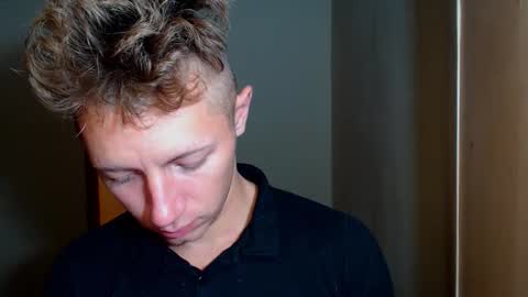 RoastingCorn online show from December 4, 2025, 3:05 am