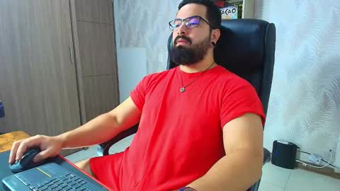 Snapshot of robby_k chatting on December 1, 2025, 8:36 pm Robby online show from December 1, 2025, 8:36 pm