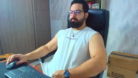 Snapshot of robby_k chatting on December 4, 2025, 10:29 pm Robby online show from December 4, 2025, 10:29 pm