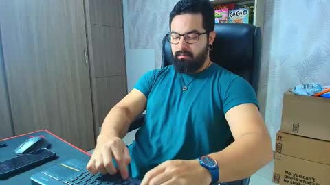 Snapshot of robby_k chatting on December 15, 2025, 3:33 am Robby online show from December 15, 2025, 3:33 am