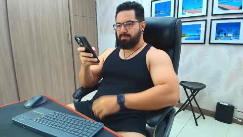 Snapshot of robby_k chatting on January 7, 2026, 3:53 am Robby online show from January 7, 2026, 3:53 am