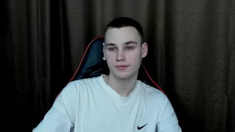 robert10211 online show from January 8, 2025, 6:09 pm