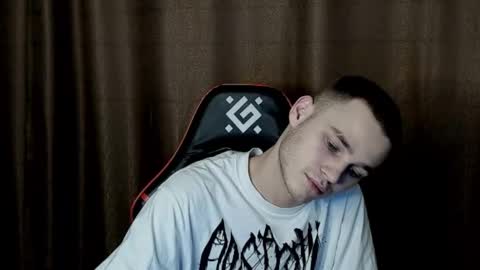 robert10211 online show from January 31, 2025, 1:43 am