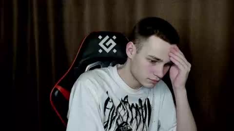 robert10211 online show from February 13, 2025, 7:21 pm