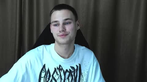 robert10211 online show from October 9, 2025, 7:56 pm