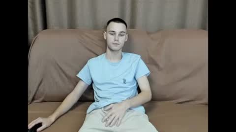 robert10211 online show from October 28, 2025, 11:25 am