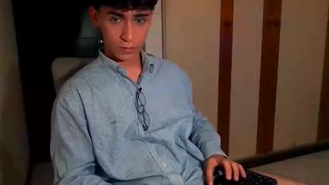 Snapshot of roberthalv chatting on October 11, 2025, 6:45 am ROBERTH online show from October 11, 2025, 6:45 am