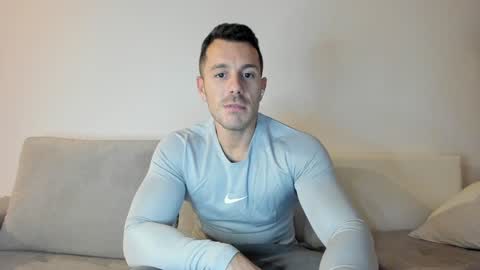 roberto4ever online show from February 3, 2025, 6:28 pm