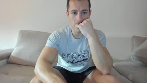 roberto4ever online show from March 4, 2025, 5:42 am