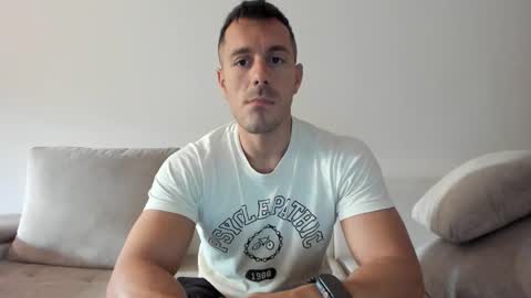 roberto4ever online show from October 1, 2025, 5:02 am