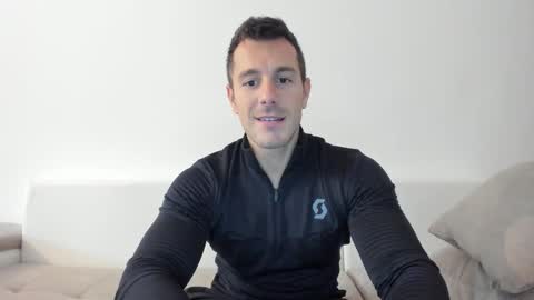 roberto4ever online show from October 13, 2025, 11:10 am