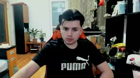 Snapshot of roberto_pazzini chatting on February 24, 2026, 9:46 pm Roberto Pazzini online show from February 24, 2026, 9:46 pm