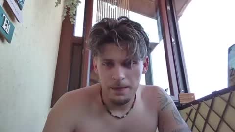 Snapshot of roberto_twink1 chatting on June 21, 2026, 7:22 am Roberto online show from June 21, 2026, 7:22 am
