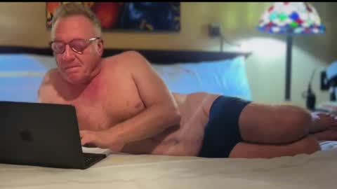 Snapshot of roberttherabbit chatting on July 28, 2026, 7:37 pm RobertTheRabbit online show from July 28, 2026, 7:37 pm