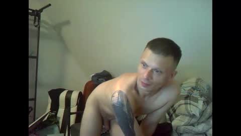 Snapshot of robertxxxpo chatting on November 10, 2025, 8:35 am Zenek online show from November 10, 2025, 8:35 am