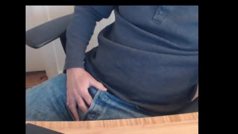 Snapshot of robidan6923 chatting on February 26, 2025, 2:36 pm robidan6923 online show from February 26, 2025, 2:36 pm