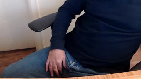 Snapshot of robidan6923 chatting on October 28, 2025, 2:31 pm robidan6923 online show from October 28, 2025, 2:31 pm