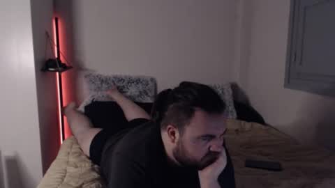 Robin online show from December 4, 2025, 12:31 am