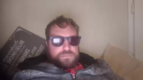 robinouhot online show from March 25, 2026, 5:57 am