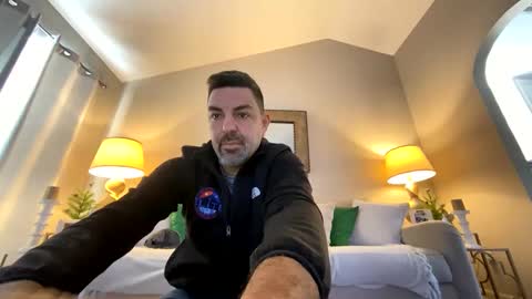 Snapshot of roblatino12 chatting on December 23, 2024, 6:16 pm roblatino12 online show from December 23, 2024, 6:16 pm