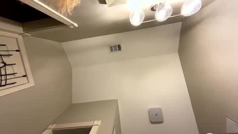 Snapshot of roblatino12 chatting on February 11, 2025, 10:18 pm roblatino12 online show from February 11, 2025, 10:18 pm