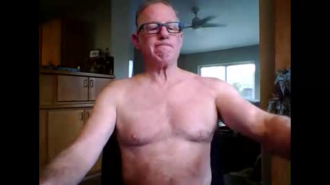 robo0000 online show from November 5, 2025, 6:30 pm