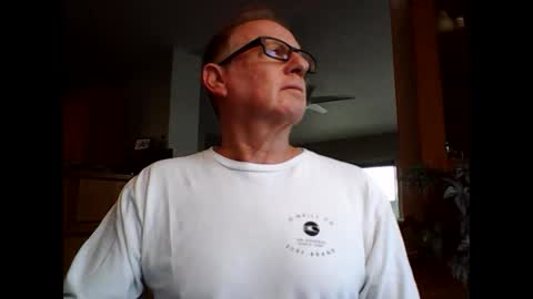 Snapshot of robo0000 chatting on December 3, 2025, 9:24 pm robo0000 online show from December 3, 2025, 9:24 pm