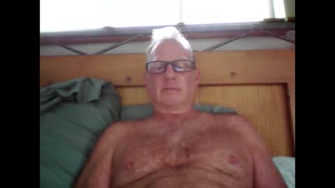 Snapshot of robo0000 chatting on April 13, 2026, 2:44 pm robo0000 online show from April 13, 2026, 2:44 pm