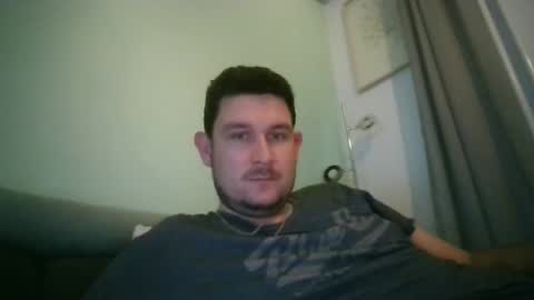 Robin online show from October 5, 2025, 9:02 pm