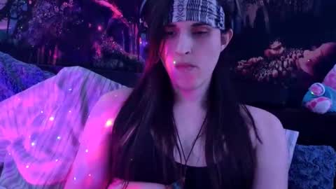 Robyn online show from November 11, 2025, 4:23 am