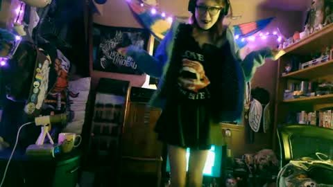 robynethedemon online show from December 4, 2024, 2:20 am