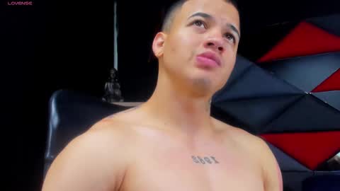 rocco_santos online show from February 5, 2026, 6:56 pm