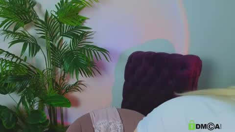 Snapshot of rochelle_dolly chatting on May 17, 2026, 4:03 pm rochelle_dolly online show from May 17, 2026, 4:03 pm