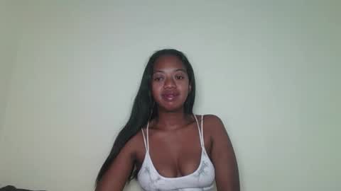 Snapshot of rochellinah chatting on April 27, 2026, 10:13 am rochellinah online show from April 27, 2026, 10:13 am