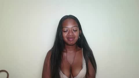 Snapshot of rochellinah chatting on May 6, 2026, 6:13 pm rochellinah online show from May 6, 2026, 6:13 pm