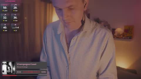 Snapshot of rocketbunnyxxx chatting on October 15, 2025, 9:48 pm Rocket Bunny online show from October 15, 2025, 9:48 pm