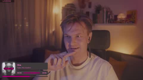 Snapshot of rocketbunnyxxx chatting on October 17, 2025, 6:54 pm Rocket Bunny online show from October 17, 2025, 6:54 pm