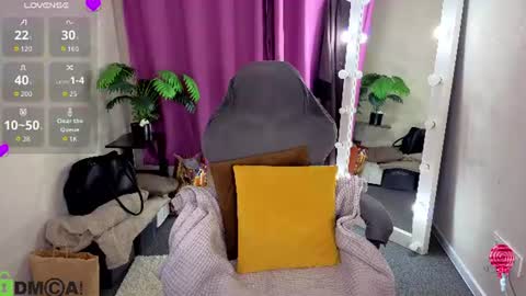 Snapshot of rockett_bunny chatting on July 19, 2026, 12:58 am Rockett online show from July 19, 2026, 12:58 am