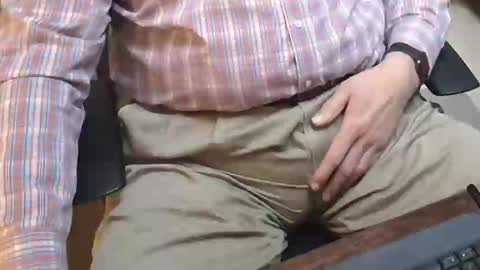 Snapshot of rockhardff chatting on February 19, 2025, 9:14 pm rockhardff online show from February 19, 2025, 9:14 pm