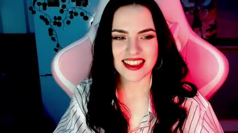 Sophie  online show from December 5, 2024, 2:33 pm