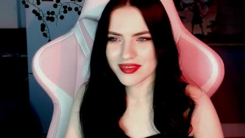 Sophie  online show from December 13, 2024, 10:19 am