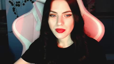 Sophie  online show from December 15, 2024, 10:28 am