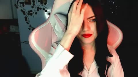 Sophie  online show from December 18, 2024, 5:10 pm