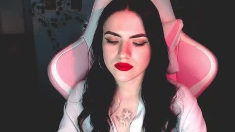 Sophie  online show from February 6, 2025, 4:47 pm