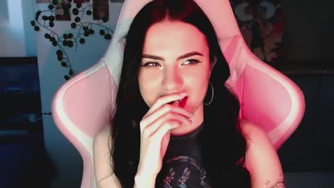 Sophie  online show from March 7, 2025, 1:18 pm