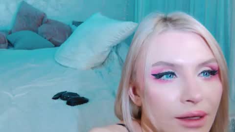 Lina and Den online show from January 18, 2026, 6:39 am